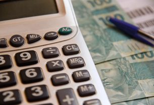 calculator-money-financial-calculations